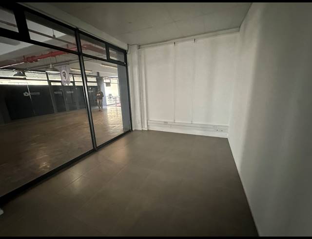 250M² OFFICE TO LET IN WOODSTOCK